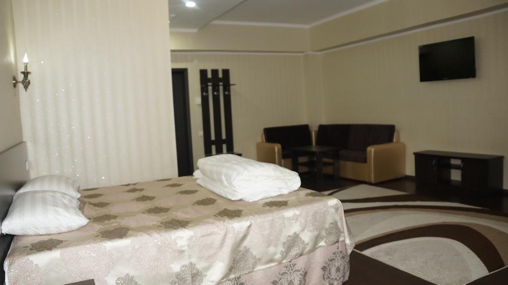 Home Hotel Astana Phòng bức ảnh