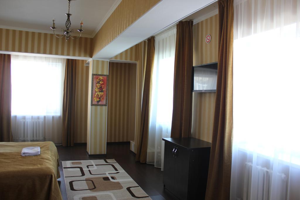 Home Hotel Astana Phòng bức ảnh