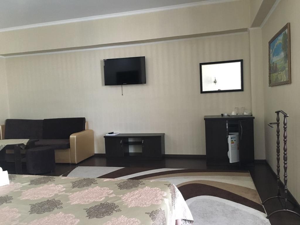 Home Hotel Astana Ngoại thất bức ảnh