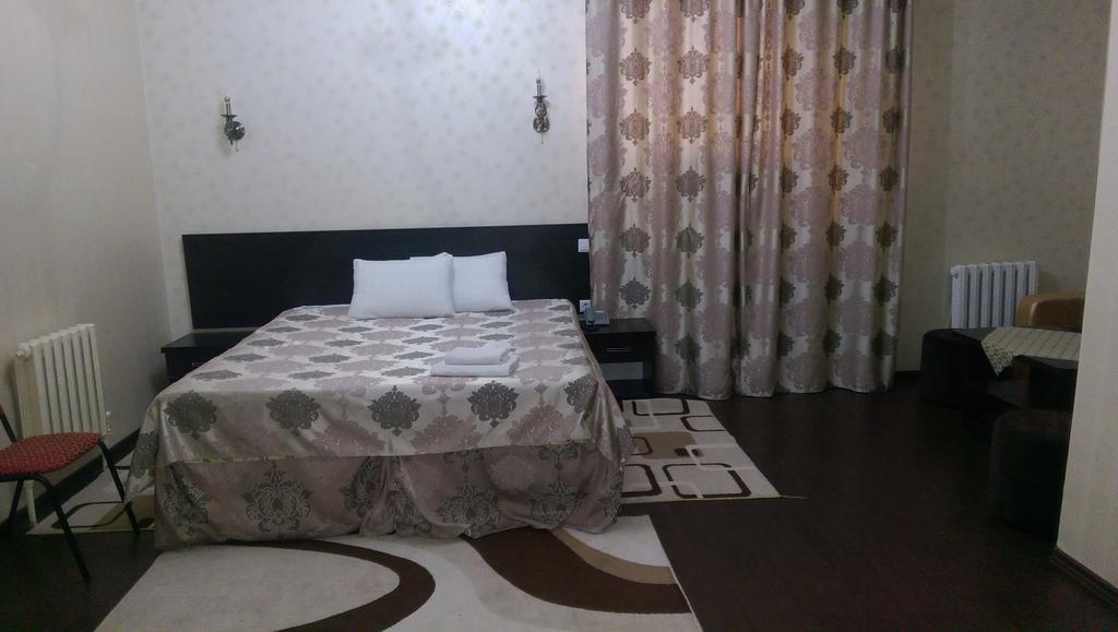 Home Hotel Astana Ngoại thất bức ảnh
